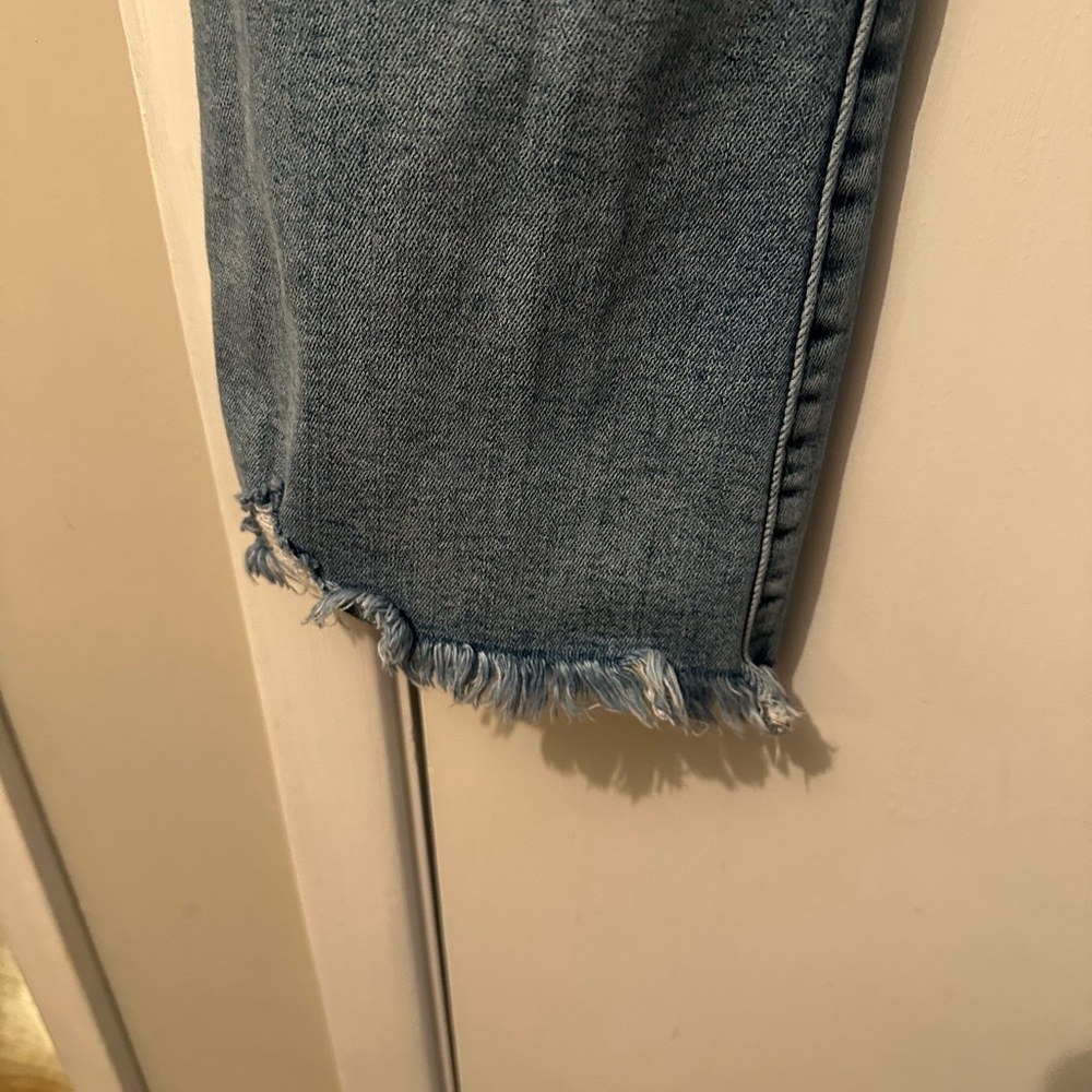 High-Rise Light Blue Cropped Flare Jeans with Raw Hem - Picture 5 of 7